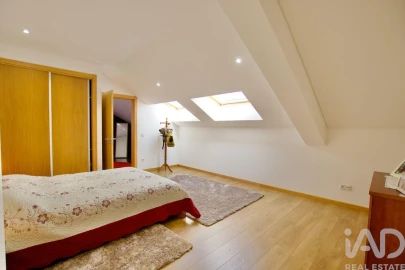 Apartamento T3 para Venda em Currelos, Papízios e Sobral