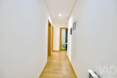 Apartamento T3 para Venda em Currelos, Papízios e Sobral