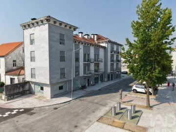 Apartamento T3 para Venda em Currelos, Papízios e Sobral