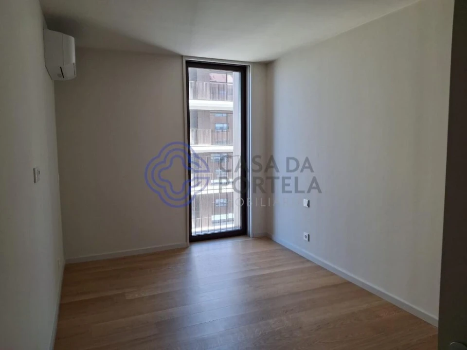 Apartamento T4 para Venda em Santa Marinha e São Pedro da Afurada Foto 8