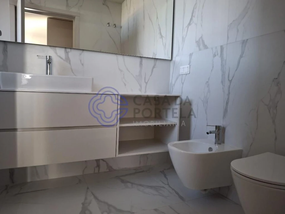 Apartamento T4 para Venda em Santa Marinha e São Pedro da Afurada Foto 13