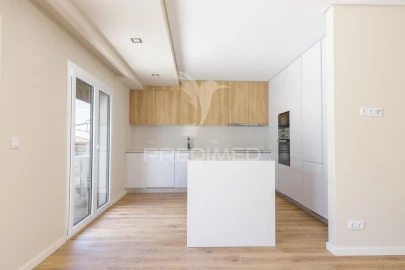 Apartamento T2 para Venda em Santa Iria de Azoia, São João da Talha e Bobadela