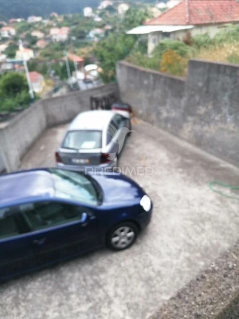 Moradia T4 para Venda em Estreito de Camara de Lobos