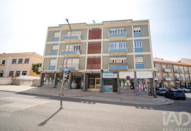 Apartamento T3 para Arrendamento em Peniche