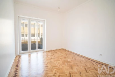 Apartamento T3 para Arrendamento em Peniche