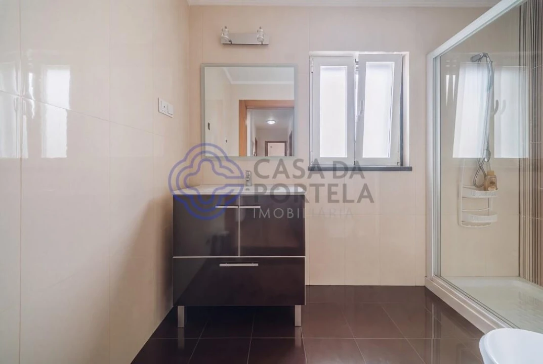 Moradia T5 para Venda em Algueirão-Mem Martins Foto 39