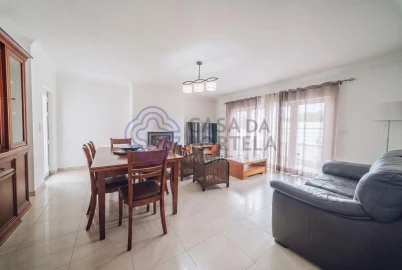 Moradia T5 para Venda em Algueirão-Mem Martins