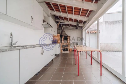 Moradia T5 para Venda em Algueirão-Mem Martins