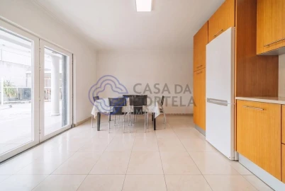 Moradia T5 para Venda em Algueirão-Mem Martins