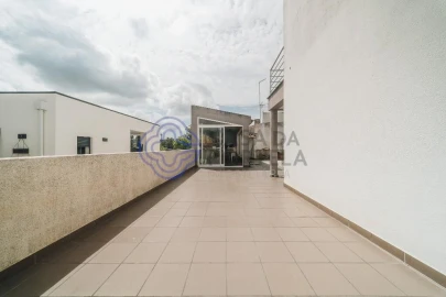 Moradia T5 para Venda em Algueirão-Mem Martins