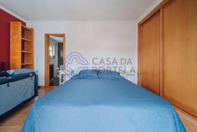 Moradia T5 para Venda em Algueirão-Mem Martins