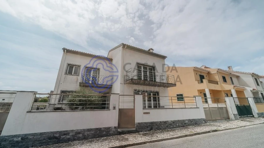 Moradia T5 para Venda em Algueirão-Mem Martins