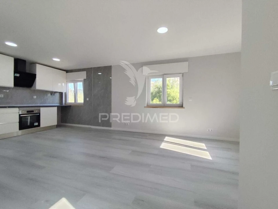 Apartamento T2 para Venda em Corroios Foto 2