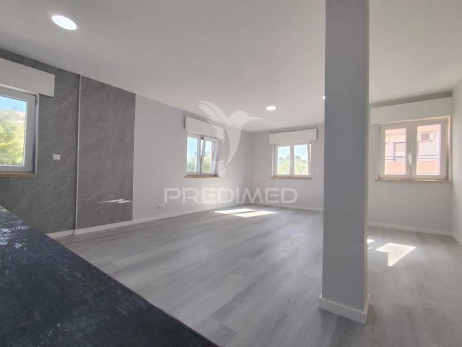 Apartamento T2 para Venda em Corroios Foto 13