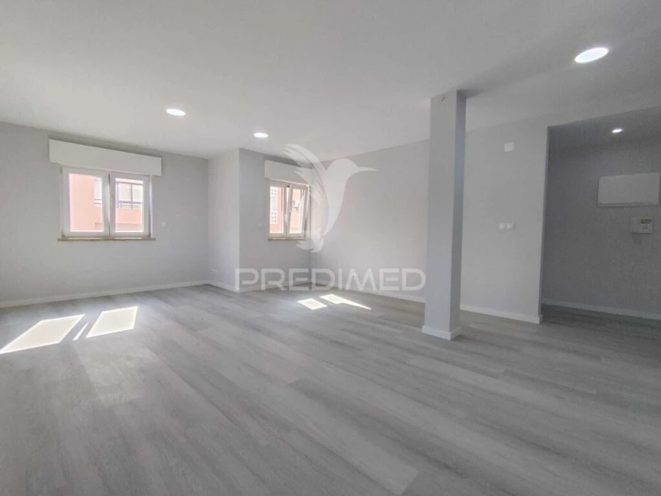 Apartamento T2 para Venda em Corroios Foto 14