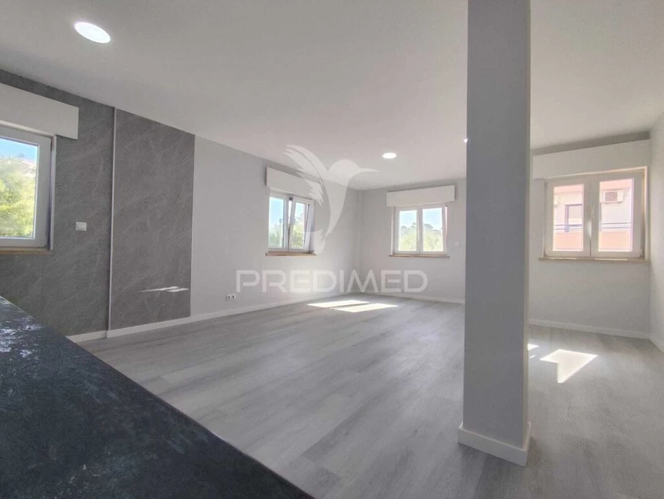 Apartamento T2 para Venda em Corroios Foto 13