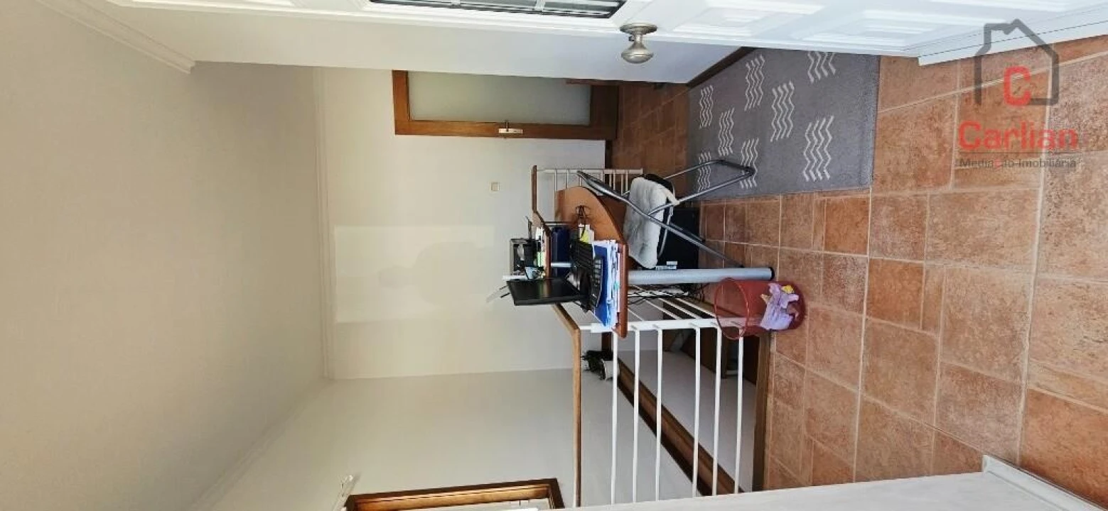 Moradia T3 para Venda em Arcozelo Foto 10