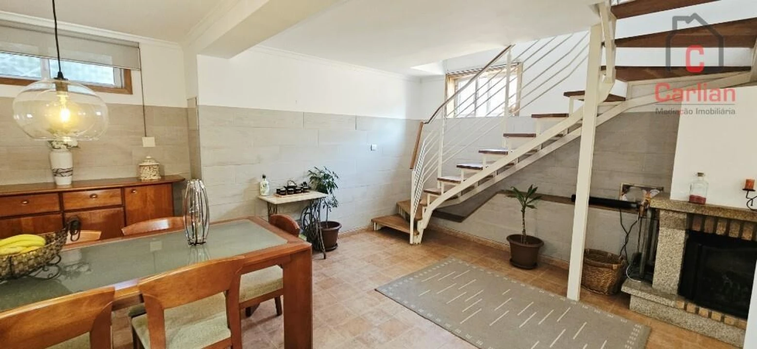 Moradia T3 para Venda em Arcozelo Foto 4