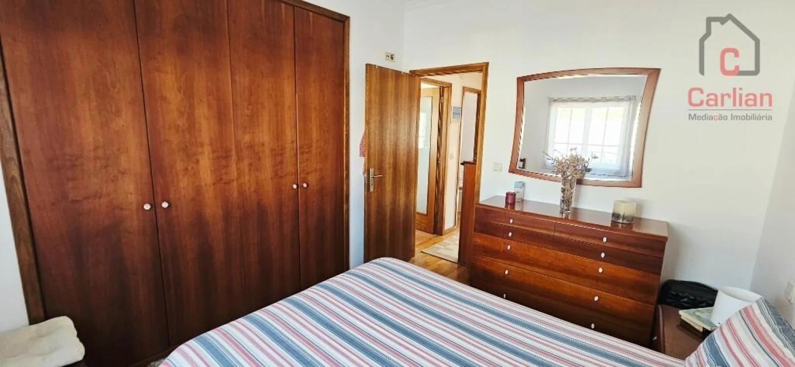 Moradia T3 para Venda em Arcozelo Foto 13
