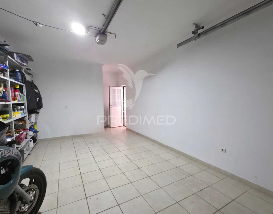 Moradia T3 para Venda em Turquel Foto 11