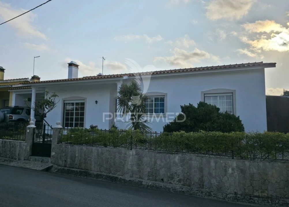 Moradia T3 para Venda em Turquel Foto 3