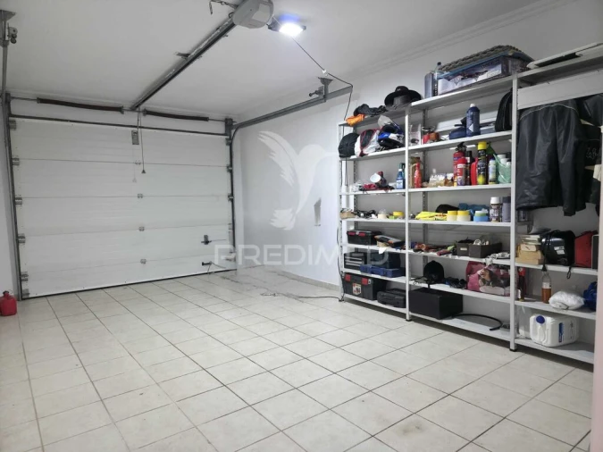 Moradia T3 para Venda em Turquel Foto 12