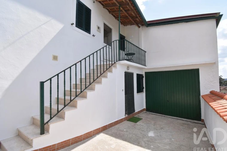 Moradia T3 para Venda em Vila Nova Foto 5
