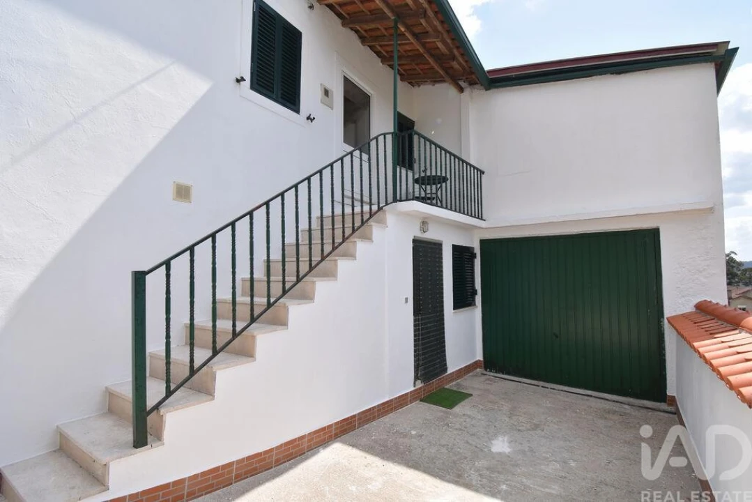 Moradia T3 para Venda em Vila Nova Foto 5