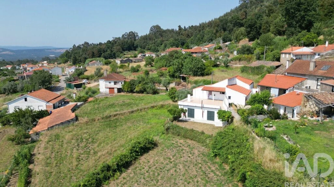 Moradia T3 para Venda em Vila Nova Foto 35