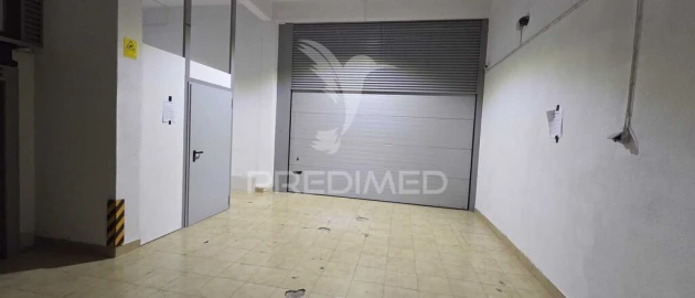 Garagem para Arrendamento em Massamá e Monte Abraão