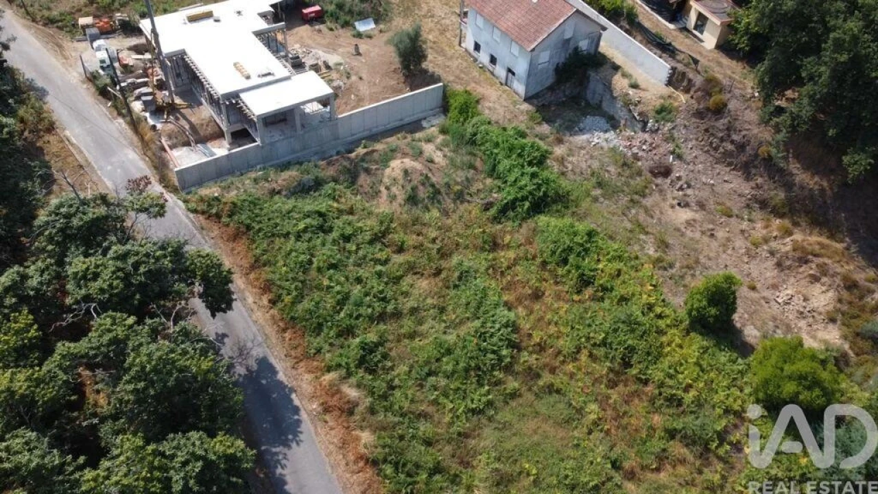 Terreno para Venda em Rebordões (Souto) Foto 3