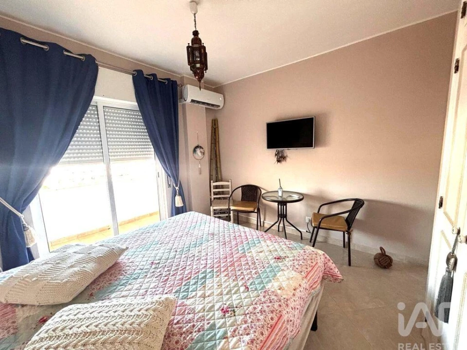 Apartamento T1 para Venda em Quarteira Foto 12