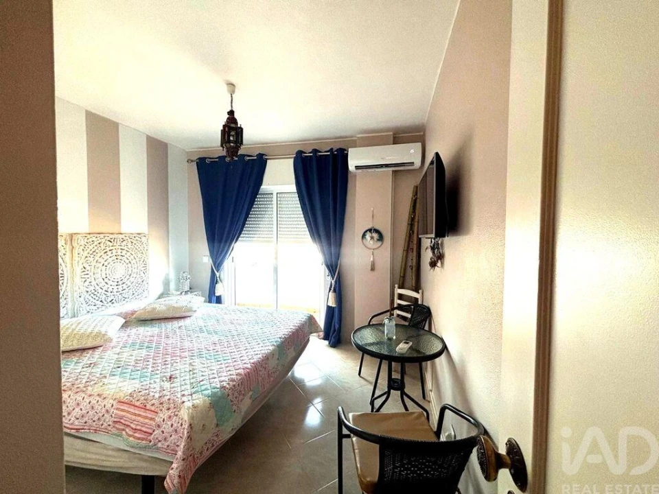 Apartamento T1 para Venda em Quarteira Foto 7