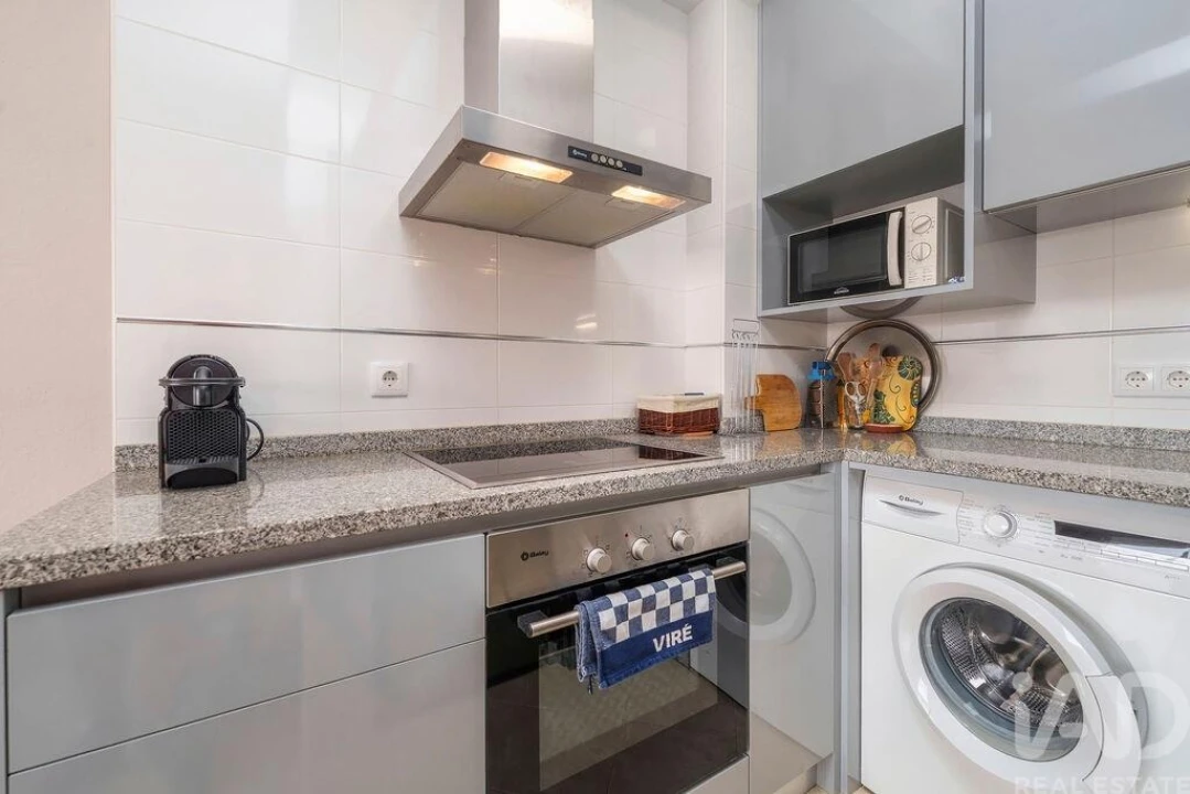 Apartamento T1 para Venda em Quarteira Foto 8