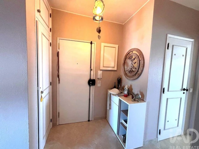 Apartamento T1 para Venda em Quarteira Foto 9