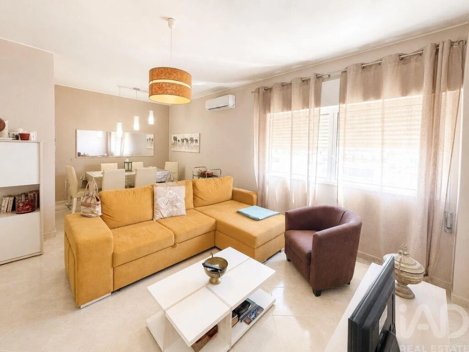 Apartamento T1 para Venda em Quarteira Foto 3