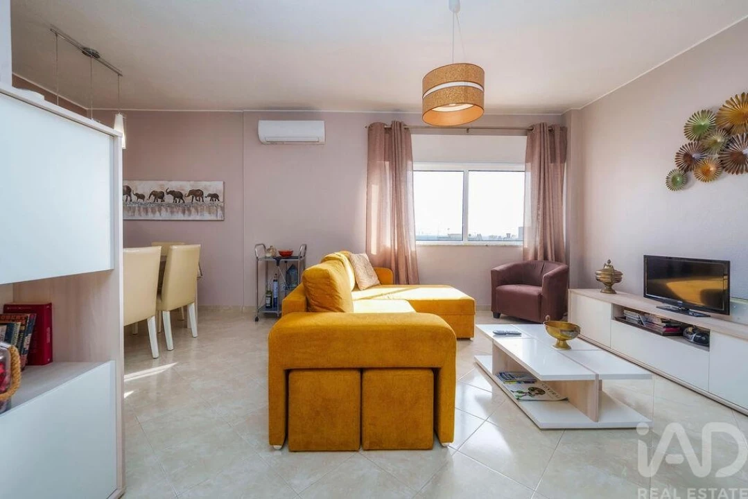 Apartamento T1 para Venda em Quarteira Foto 2