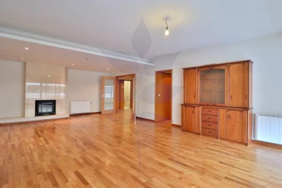 Apartamento T4 para Venda em São Vitor (Braga)
