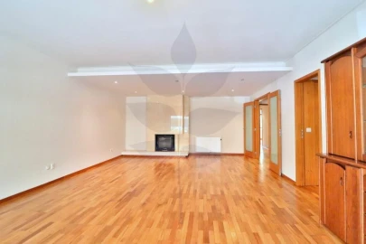 Apartamento T4 para Venda em São Vitor (Braga)