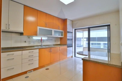 Apartamento T4 para Venda em São Vitor (Braga)