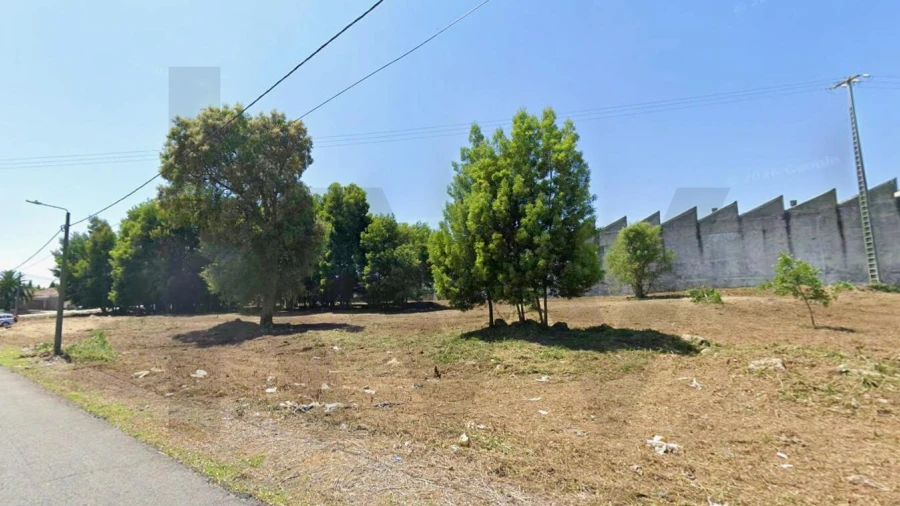 Terreno para Venda em Santa Maria de Lamas