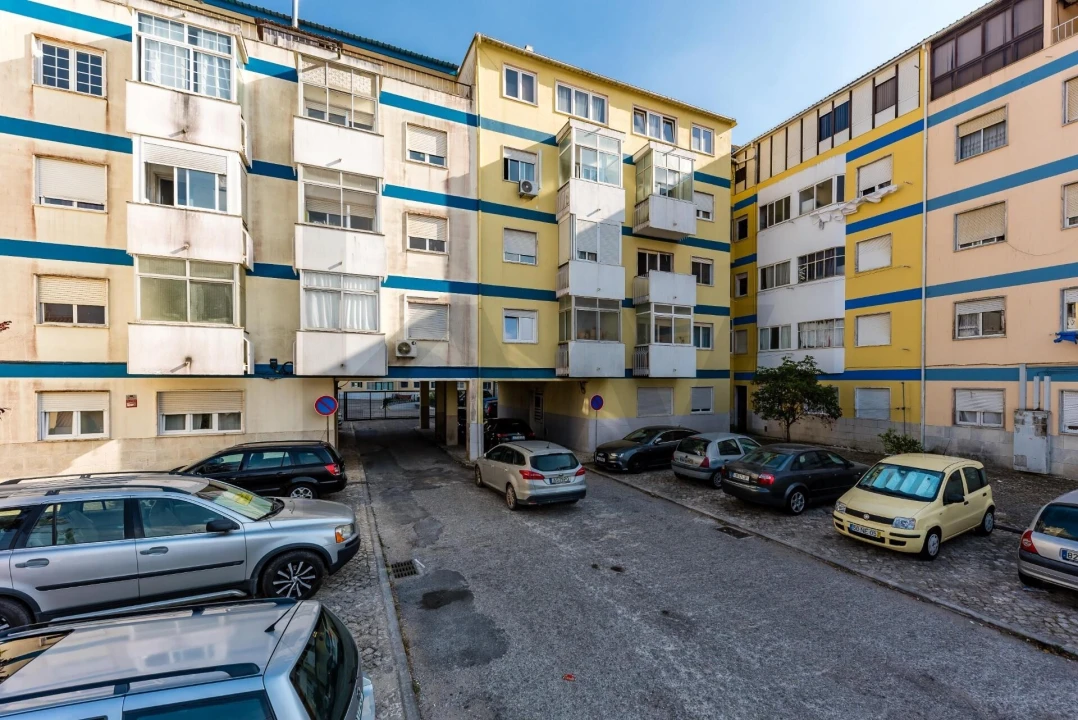 Apartamento T2 para Venda em Algueirão-Mem Martins Foto 9