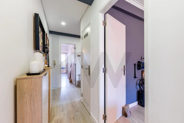Apartamento T2 para Venda em Algueirão-Mem Martins Foto 2