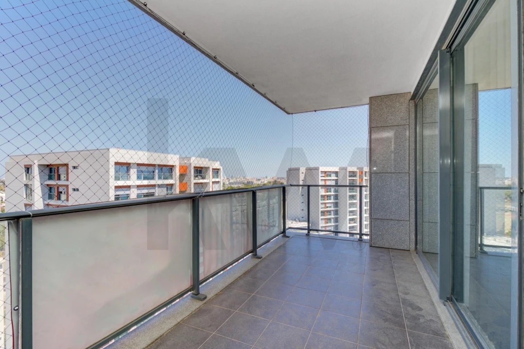 Apartamento T3 para Arrendamento em Alvalade Foto 6