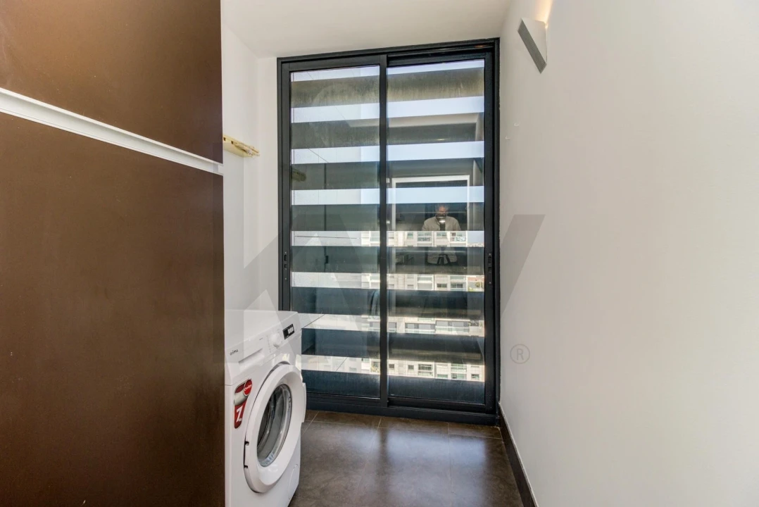Apartamento T3 para Arrendamento em Alvalade Foto 12
