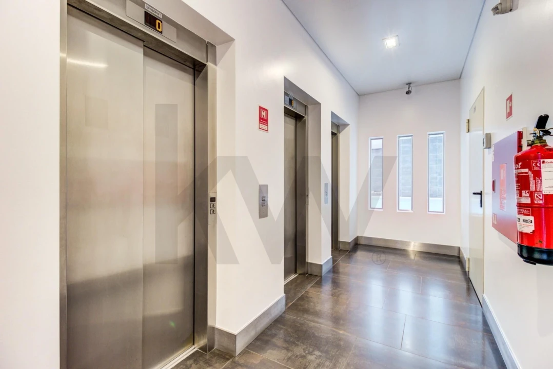 Apartamento T3 para Arrendamento em Alvalade Foto 32