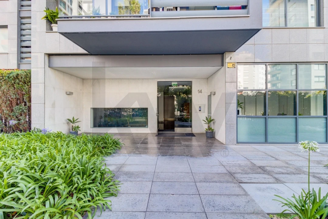Apartamento T3 para Arrendamento em Alvalade Foto 30