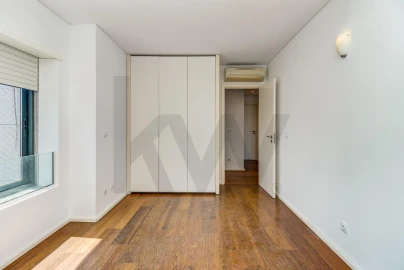 Apartamento T3 para Arrendamento em Alvalade
