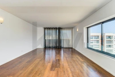 Apartamento T3 para Arrendamento em Alvalade