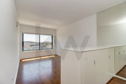 Apartamento T3 para Arrendamento em Alvalade